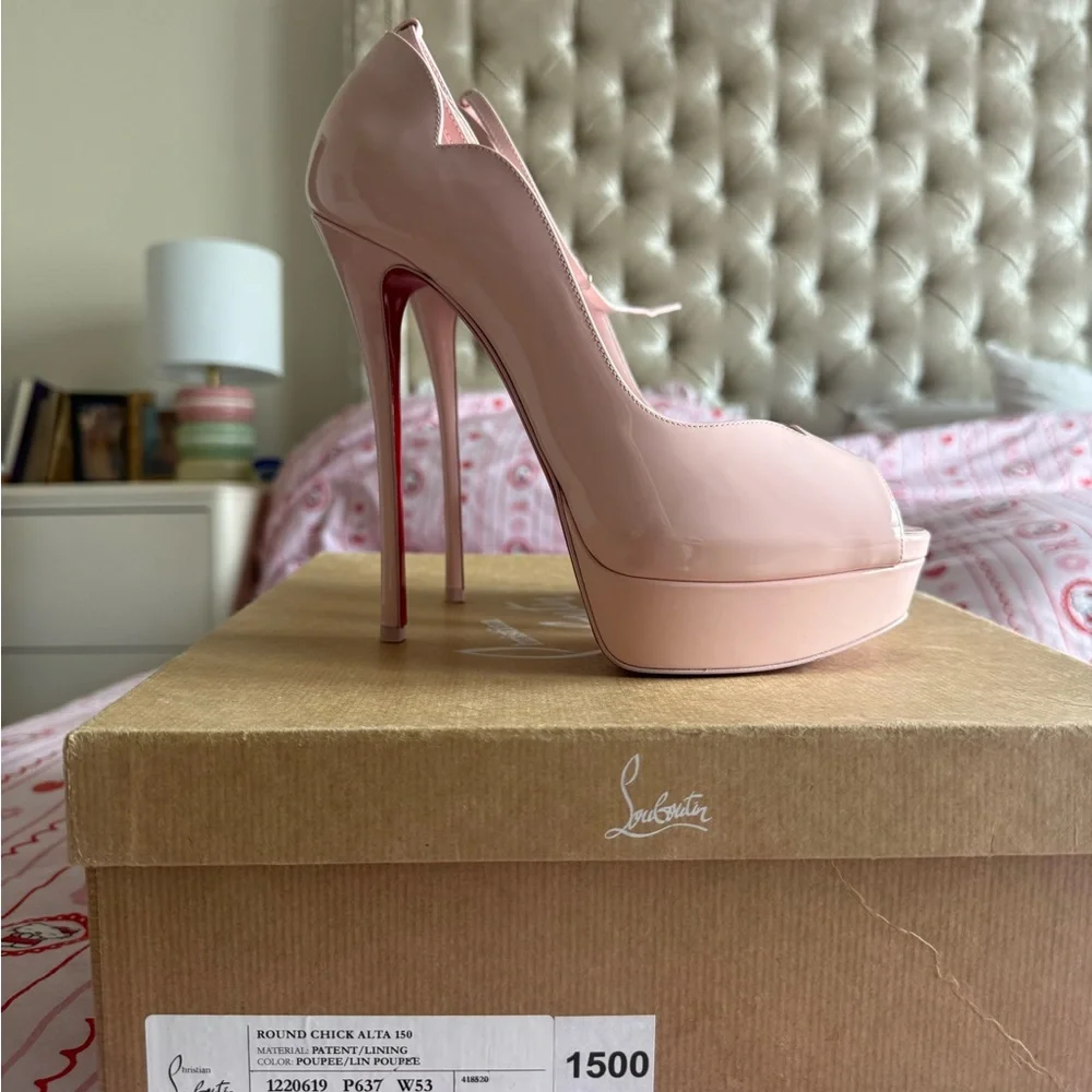 Louboutin round chic alta 150 size 39